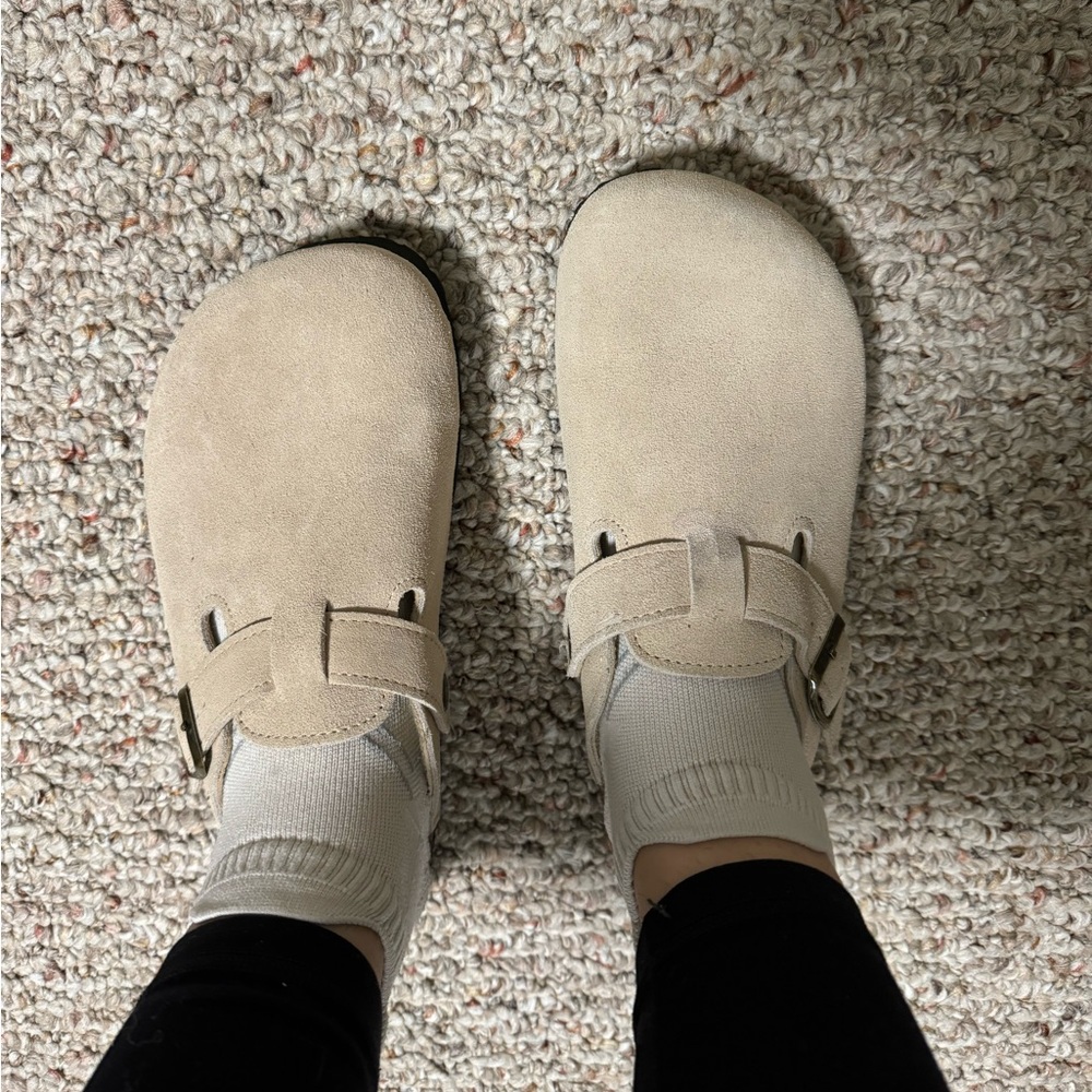Knock off clogg slides